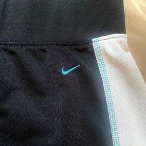 nike 200s black and white